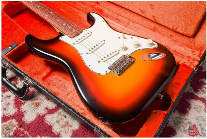 FENDER American Vintage '65 Stratocaster 3-Colour Sunburst