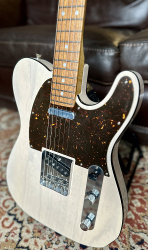 Guitare éléctrique TOKAI Tele ATE124B White Blonde