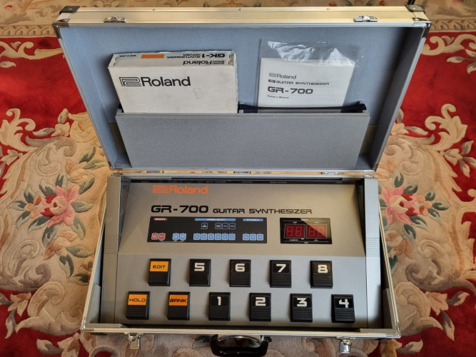 Guitar synthesizer ROLAND GR-700