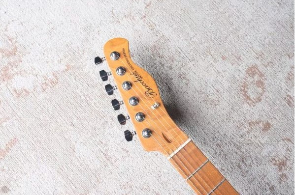 Guitare électrique BACCHUS Universe Series Tele Roasted – 3 Tone Sunburst