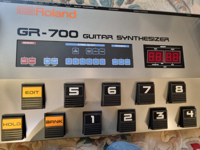 Guitar synthesizer ROLAND GR-700