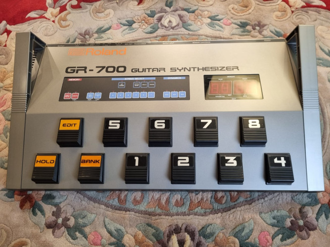 Guitar synthesizer ROLAND GR-700