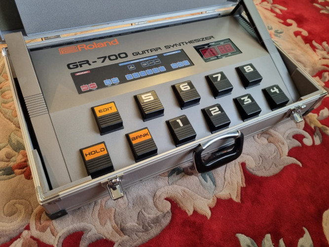 Guitar synthesizer ROLAND GR-700